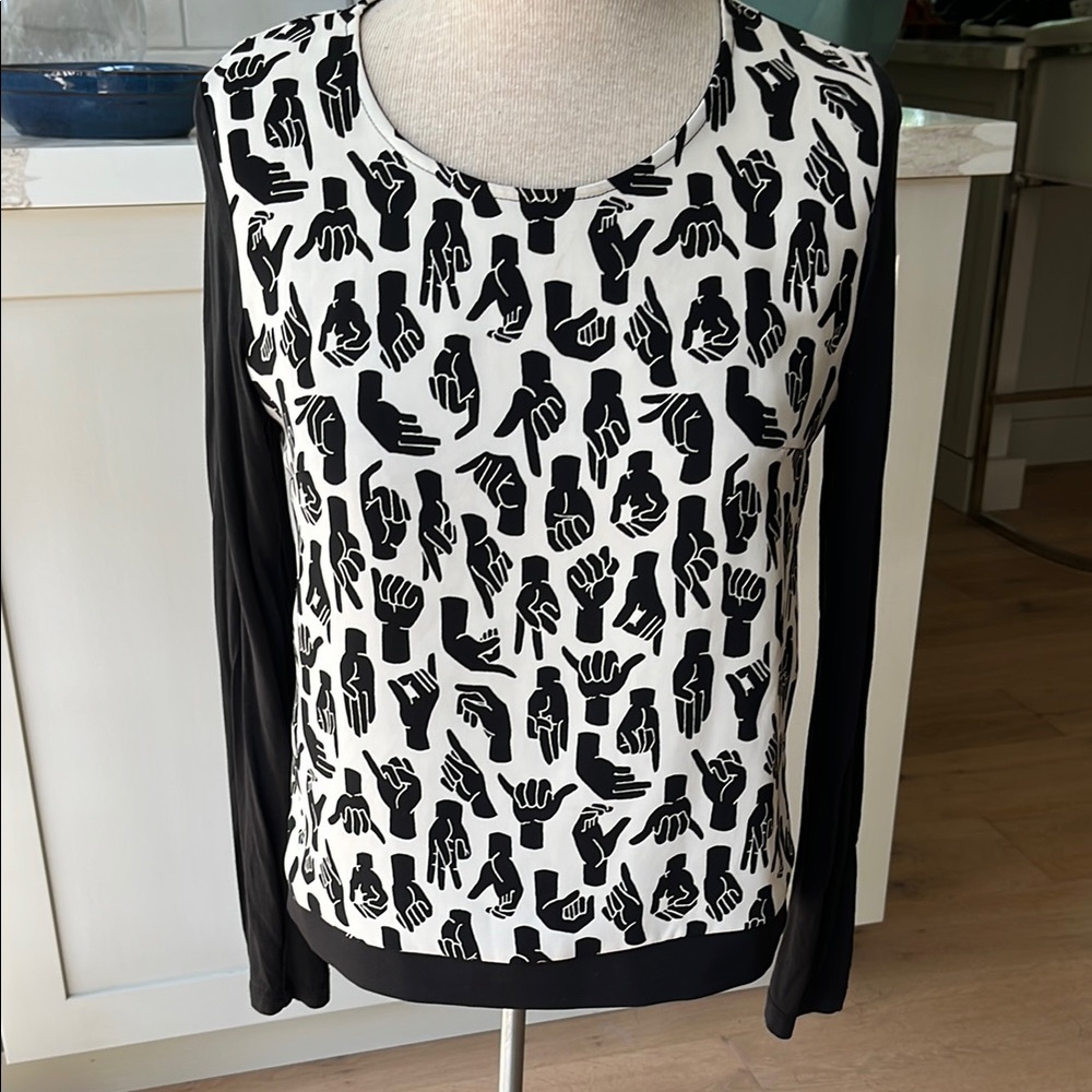 EUC Cop.copine Y2K Adler top hand signs print in black and white w black sleeves